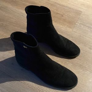 Stuart weitzman black booties suede